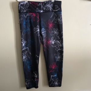 Fabletics - Leggings - Black with Red White & Blue floral pattern - XXL